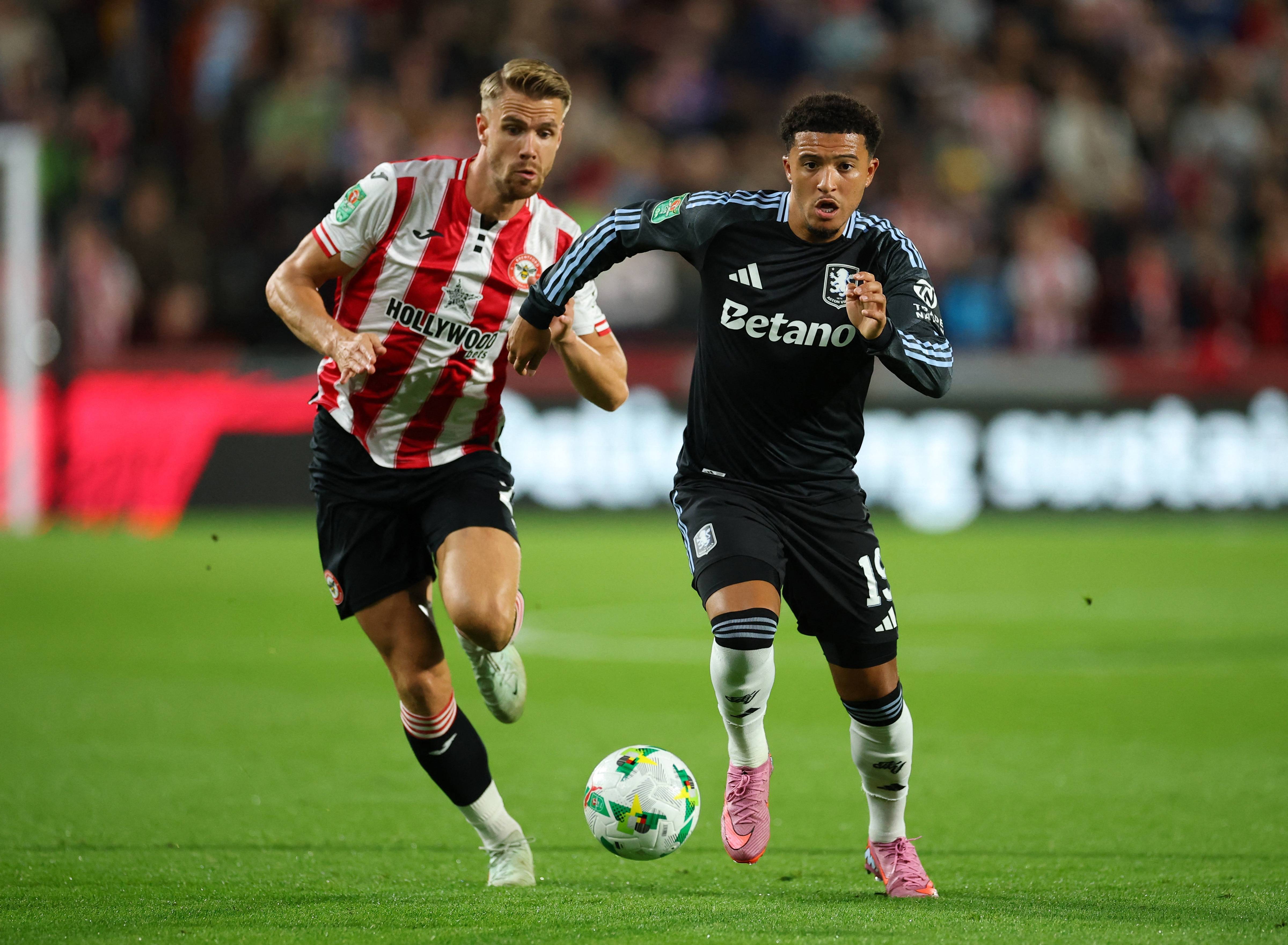 阿斯顿维拉训练开放日,窗口期遗憾出局引欢呼,欧冠在即,资深球员宣示担当 -凯时app下载